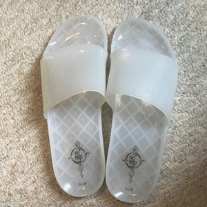 Clear plastic slides- size 7/8